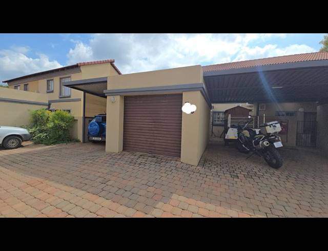 2 BEDROOM TOWNHOUSE FOR SALE IN ANNLIN